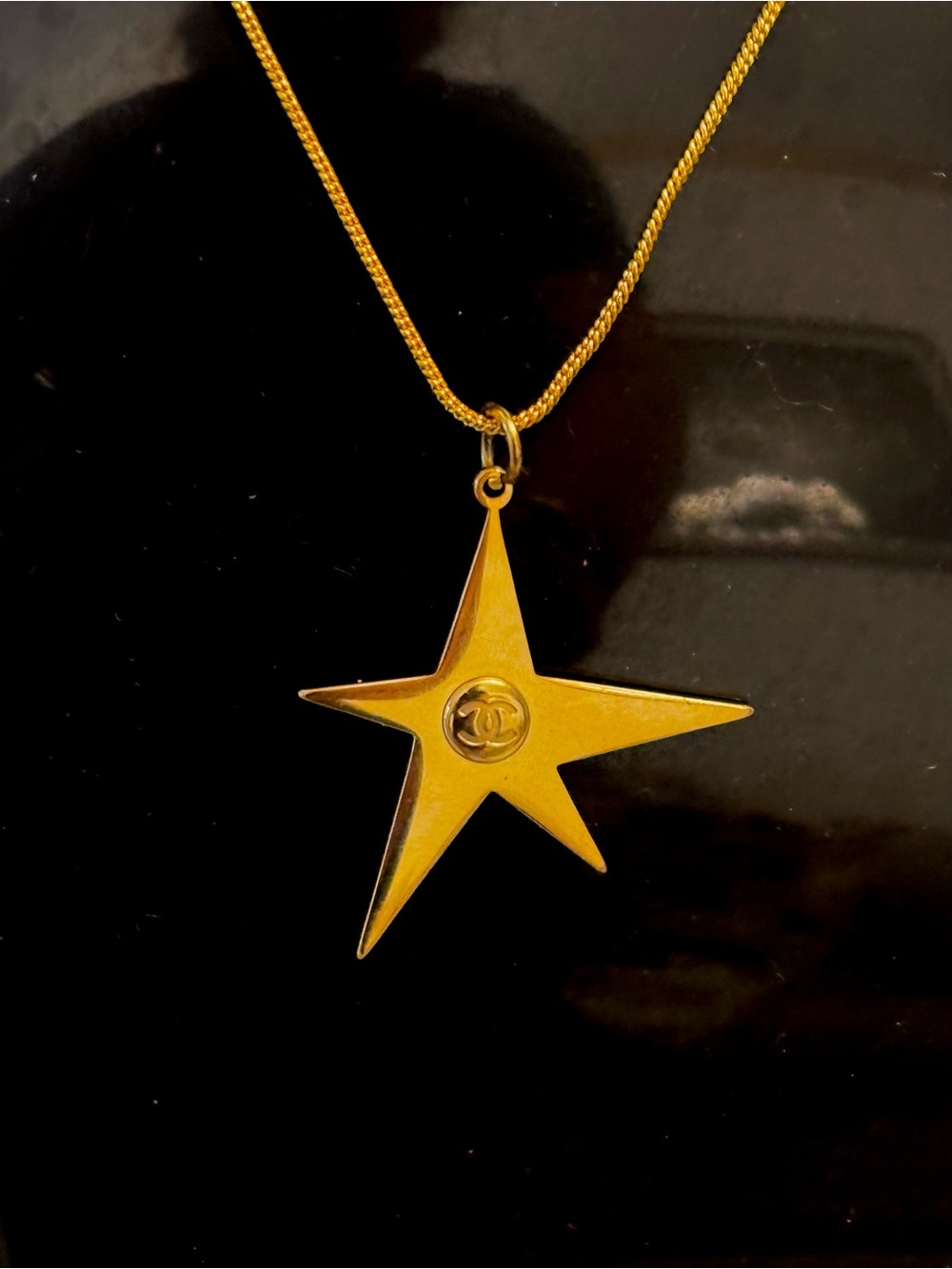 Authentic &Original !CHANEL Gold Star Charm large with a beautiful gold chain - Picture 9 of 13